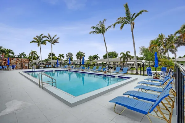 $174,800 | 201 Bayview Avenue, Unit D, Boynton Beach, FL 33435