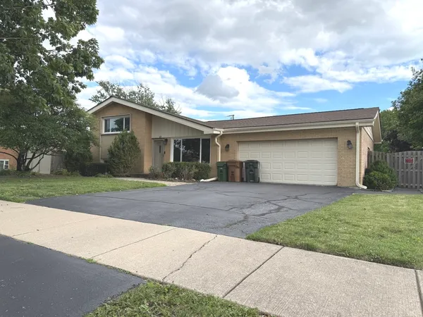 $319,900 | 6259 91st Place, Oak Lawn, IL 60453