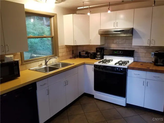 $1,500 | 285 Fellows Avenue, Syracuse, NY 13210