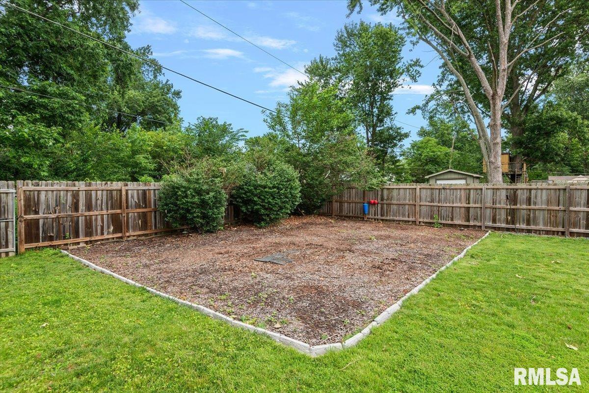 639 Deerfield Road Chatham, IL 62629 - Photo 37 of 43