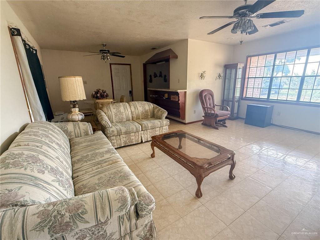 17022 Jimenez Road San Benito, TX 78586 - Photo 5 of 14 Gallery Image 5