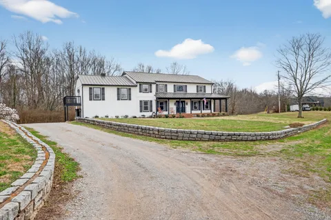 $959,900 | 7255 Hall Road, Greenbrier, TN 37073
