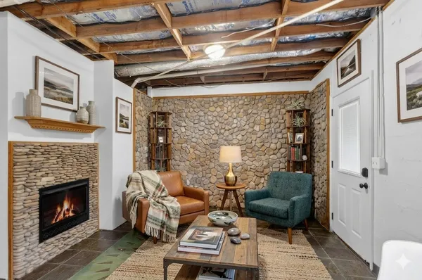 $969,900 | 7255 Hall Road, Greenbrier, TN 37073