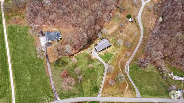 $969,900 | 7255 Hall Road, Greenbrier, TN 37073