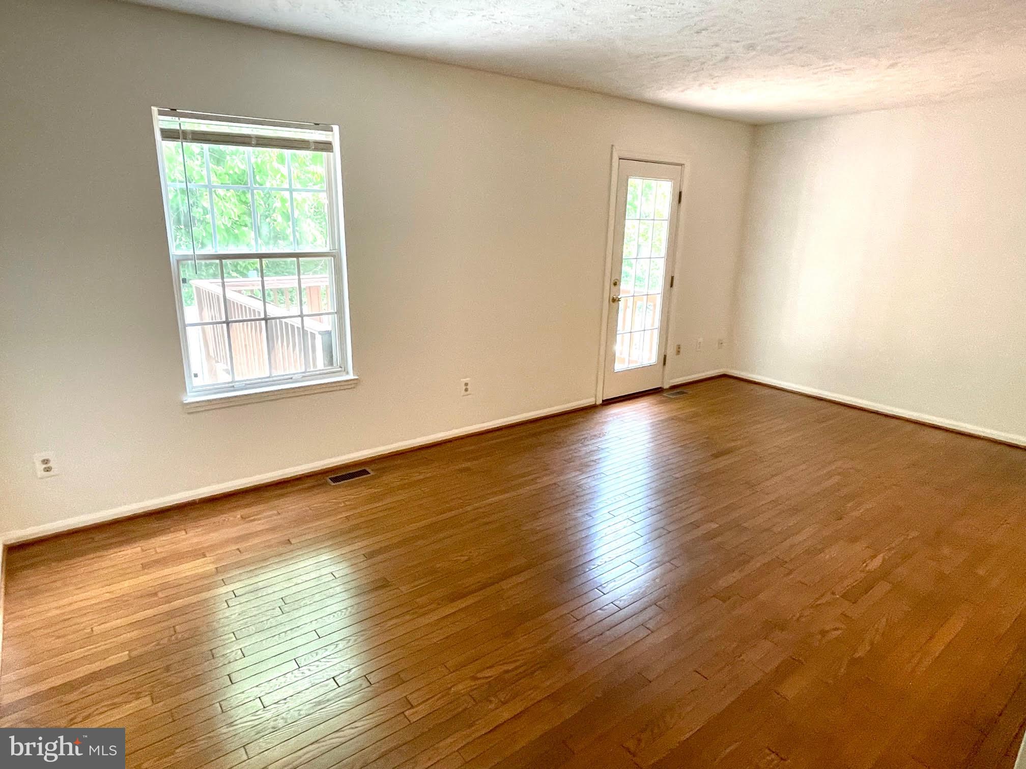 1556 Autumn Ridge Circle Reston, VA 20194 - Photo 5 of 30