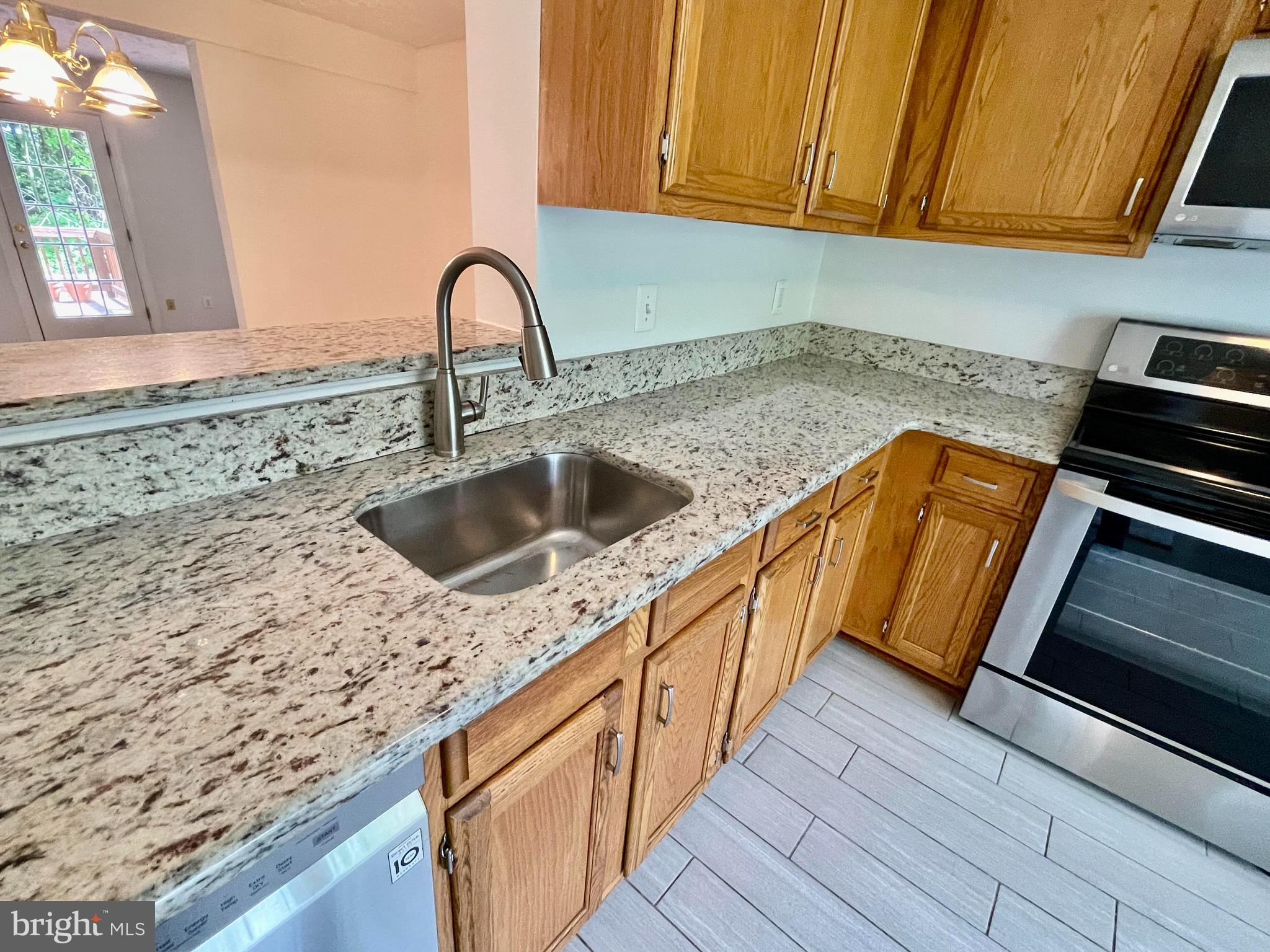 1556 Autumn Ridge Circle Reston, VA 20194 - Photo 9 of 30
