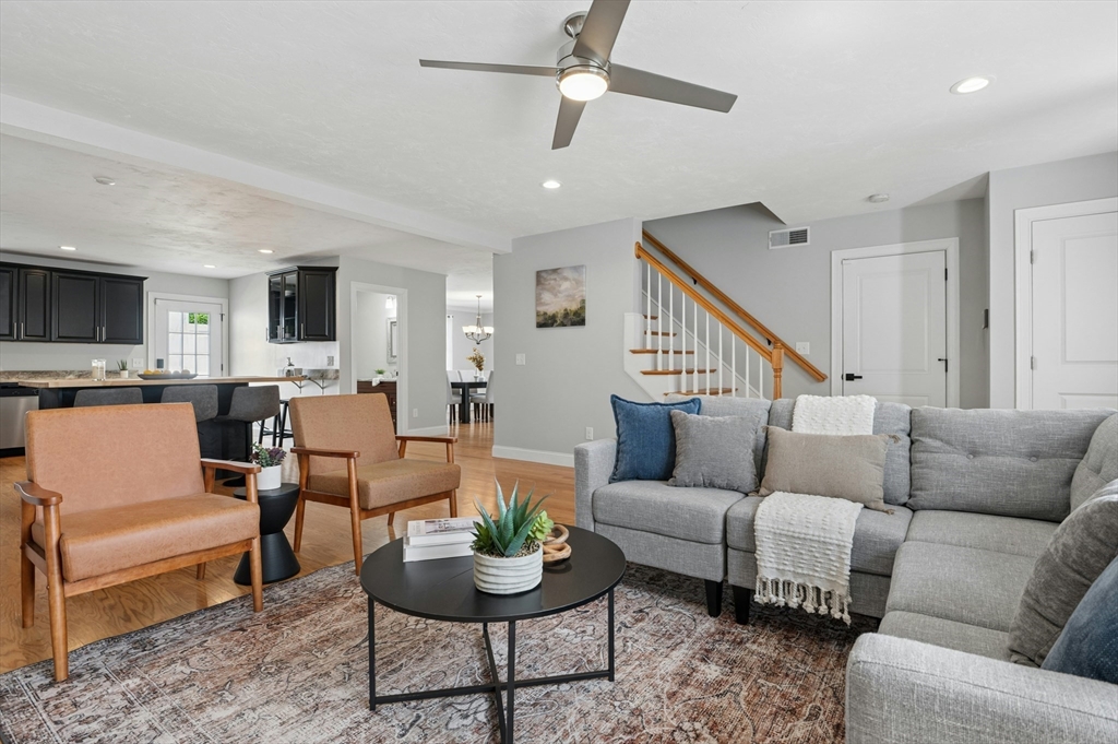 129 Derby Street Worcester, MA 01604 - Photo 9 of 41