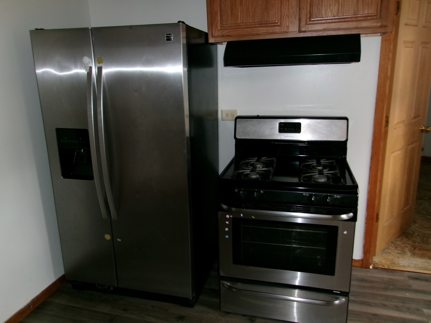 316 7th Street LaSalle, IL 61301 - Photo 8 of 11 a close view of stove and microwave