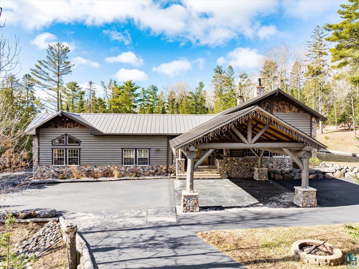 1818 Ridgewood Court Duluth, MN 55804 - Photo 1 of 50 Gallery Image 1
