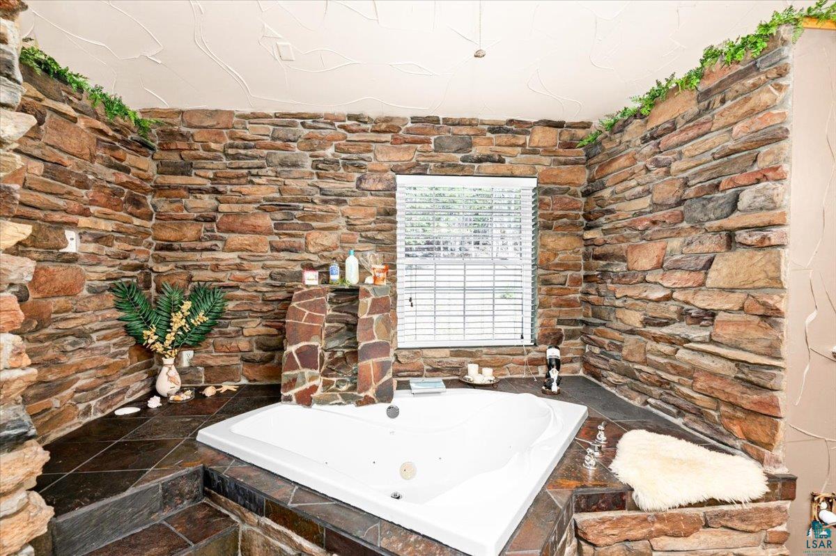 1818 Ridgewood Court Duluth, MN 55804 - Photo 27 of 50 Gallery Image 27