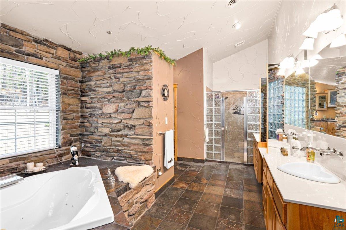 1818 Ridgewood Court Duluth, MN 55804 - Photo 28 of 50 Gallery Image 28