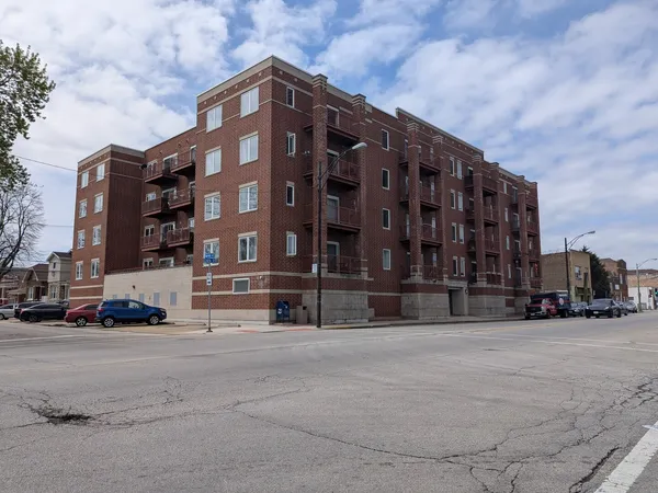 $2,000 | 6238 West 26th Street, Unit 504, Berwyn, IL 60402