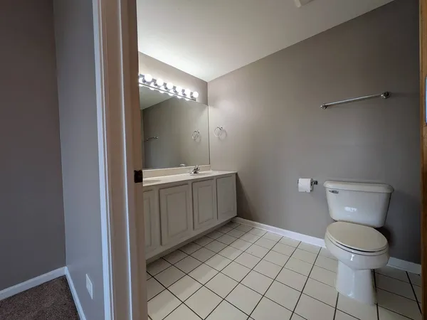 $2,000 | 6238 West 26th Street, Unit 504, Berwyn, IL 60402