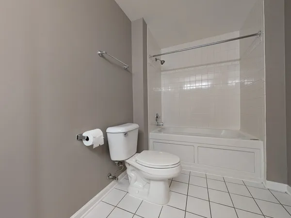 $2,000 | 6238 West 26th Street, Unit 504, Berwyn, IL 60402