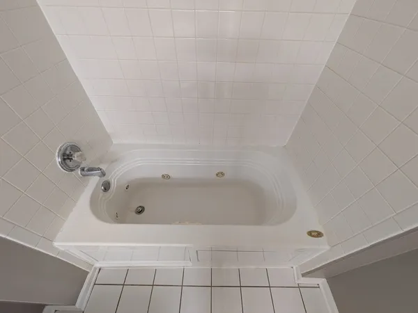 $2,000 | 6238 West 26th Street, Unit 504, Berwyn, IL 60402
