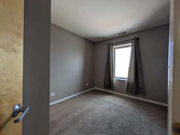 $2,000 | 6238 West 26th Street, Unit 504, Berwyn, IL 60402