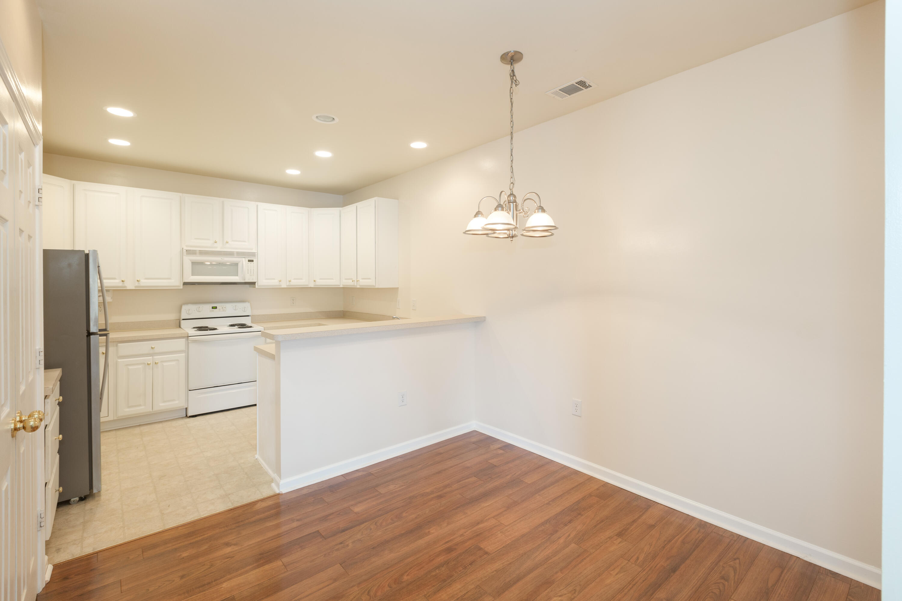 3206 Mariners Way Moncks Corner, SC 29461 - Photo 9 of 27 3206_Mariners_Way_Brett_Martin_Photograp