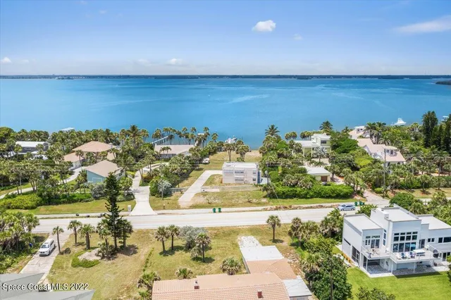 $2,000 | 7990 South Hwy A1A, Melbourne Beach, FL 32951