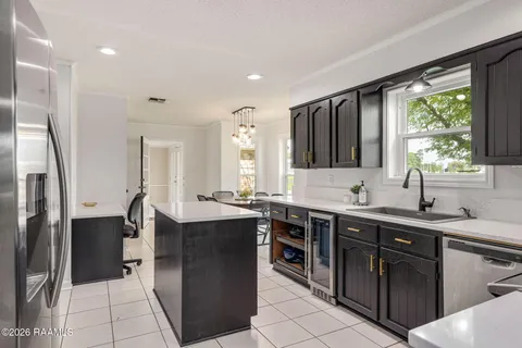 $300,000 | 100 Presbytere Parkway, Lafayette, LA 70503