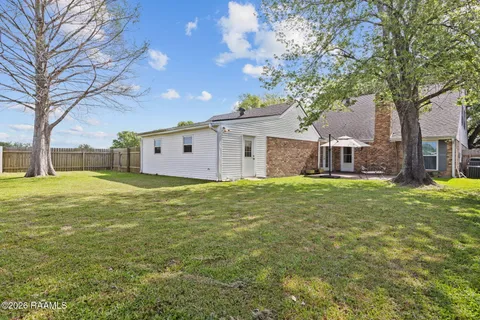 $300,000 | 100 Presbytere Parkway, Lafayette, LA 70503