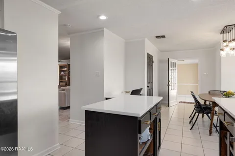 $300,000 | 100 Presbytere Parkway, Lafayette, LA 70503