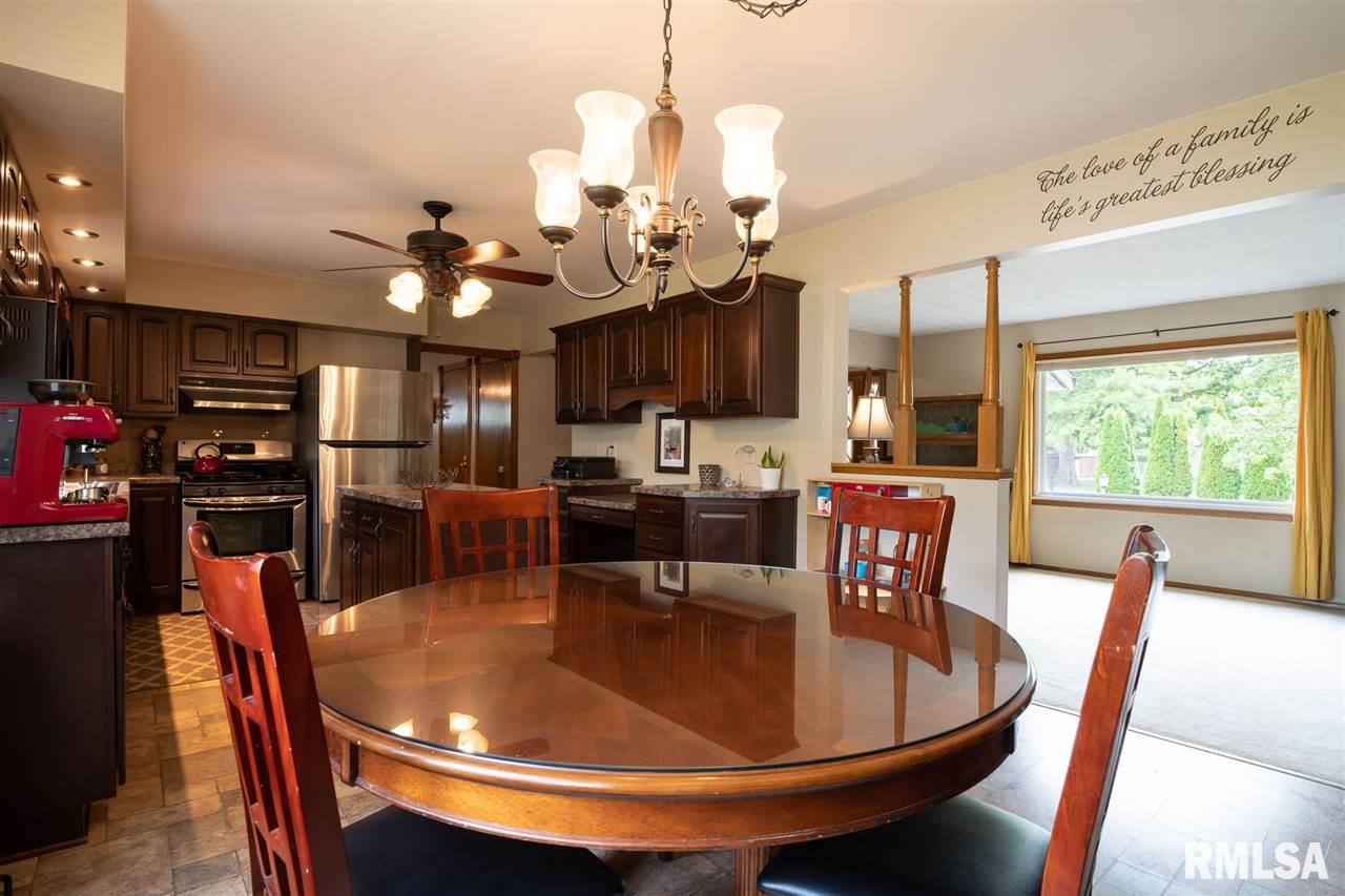 1032 Brentwood Road Morton, IL 61550 - Photo 7 of 29 Gallery Image 7