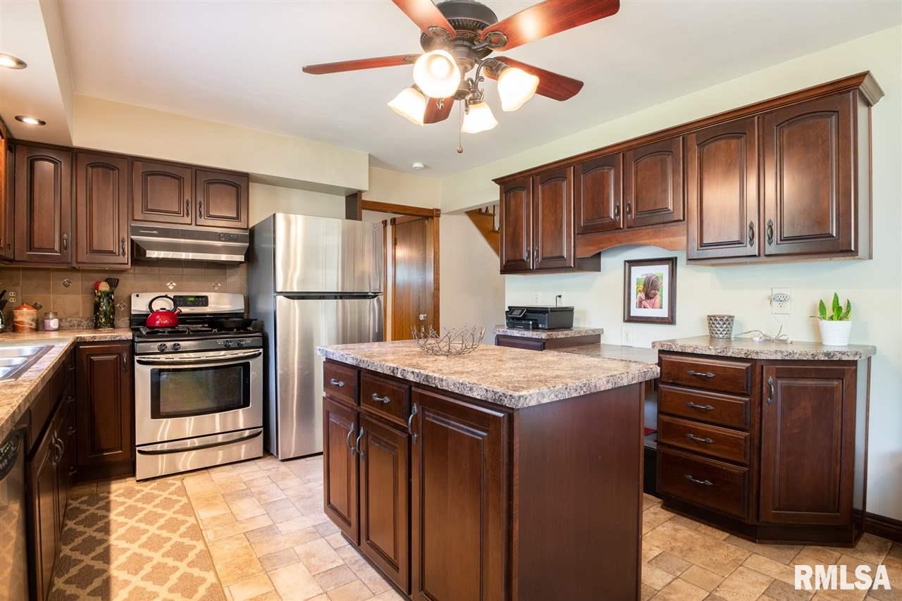 1032 Brentwood Road Morton, IL 61550 - Photo 9 of 29 Gallery Image 9