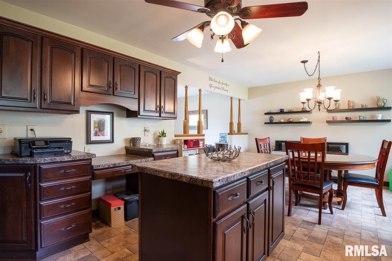 1032 Brentwood Road Morton, IL 61550 - Photo 10 of 29 Gallery Image 10