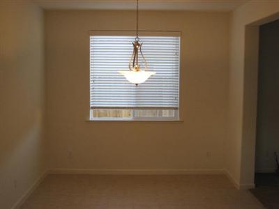 667 Sierra Avenue Reedley, CA 93654 - Photo 5 of 12 Dining Area