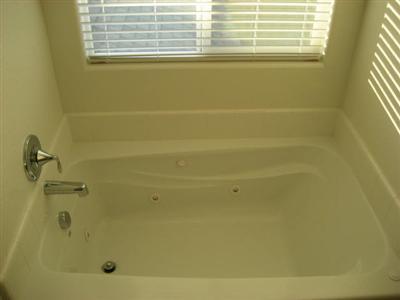 667 Sierra Avenue Reedley, CA 93654 - Photo 8 of 12 Jetted Tub in Master Bath