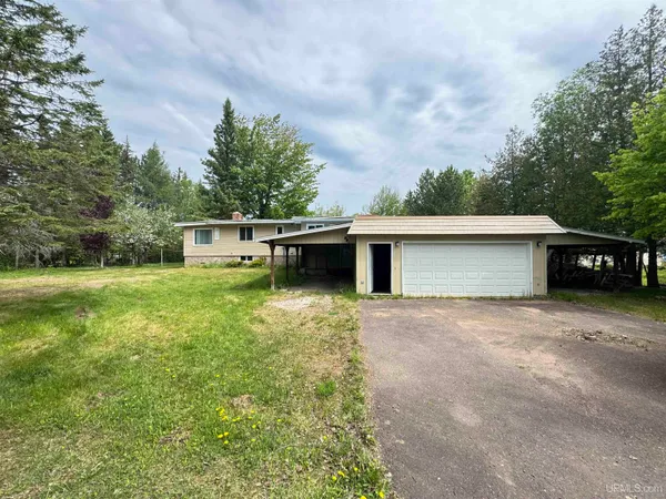 $525,000 | 41261 Half Moon Beach Road, Chassell, MI 49916