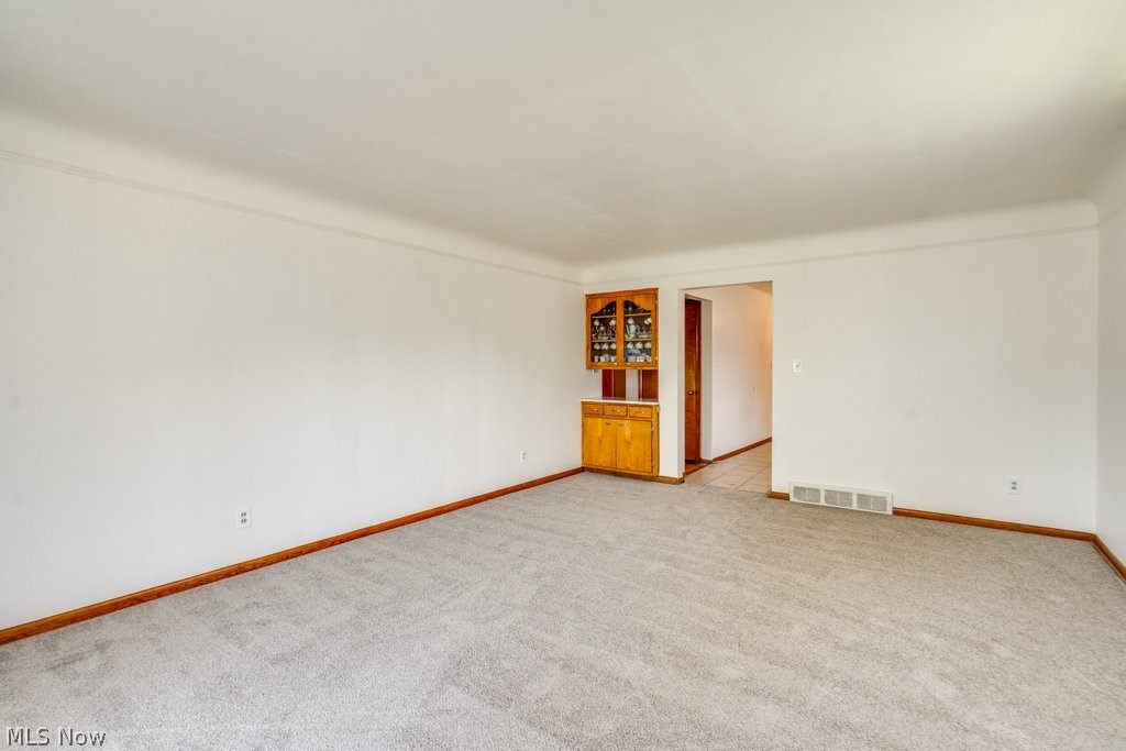 1089 Dayton Street Akron, OH 44310 - Photo 6 of 29