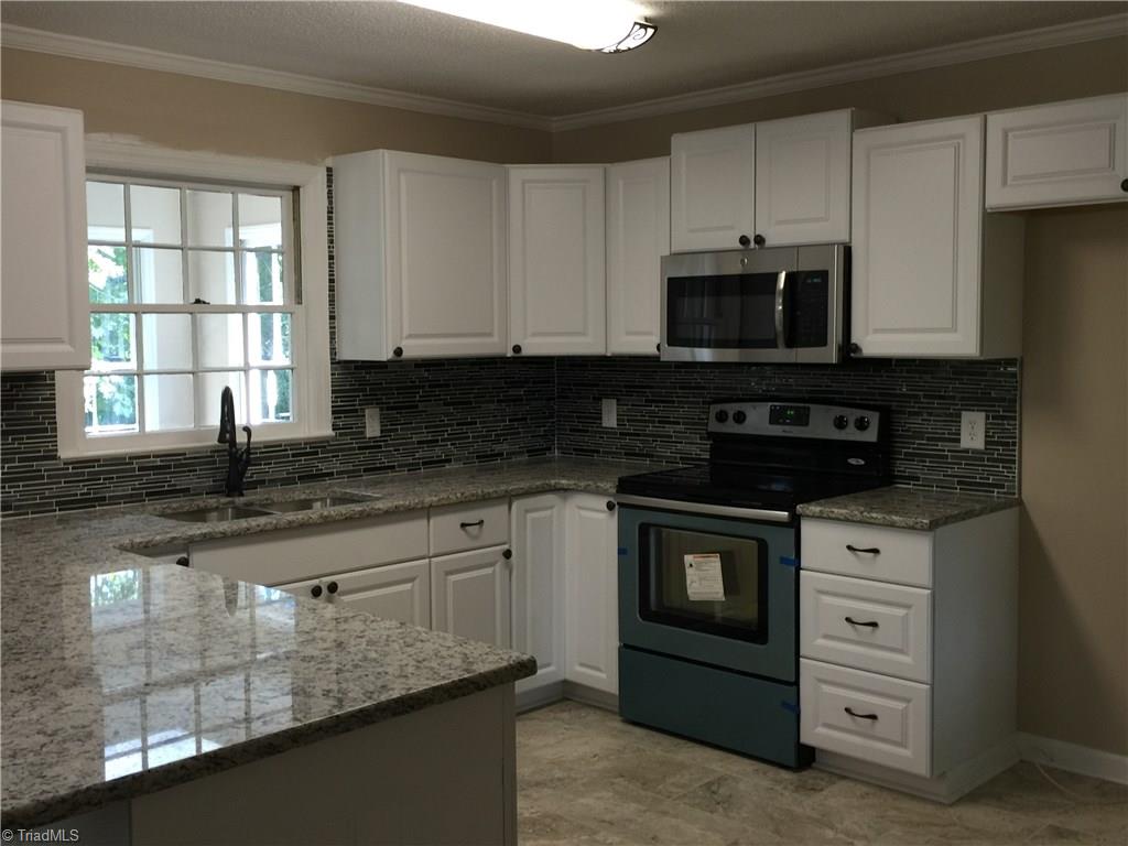 4920 Skylark Road Pfafftown, NC 27040 - Photo 14 of 30 Gallery Image 14
