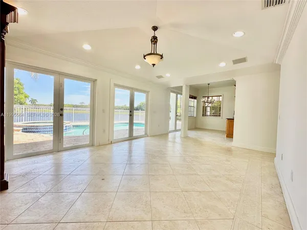 $9,000 | 5023 Northwest 94th Doral Place, Unit 5023, Doral, FL 33178