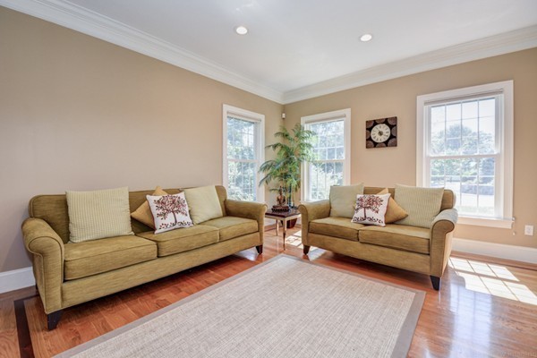 9 Rosegate Road Needham, MA 02494 - Photo 5 of 30