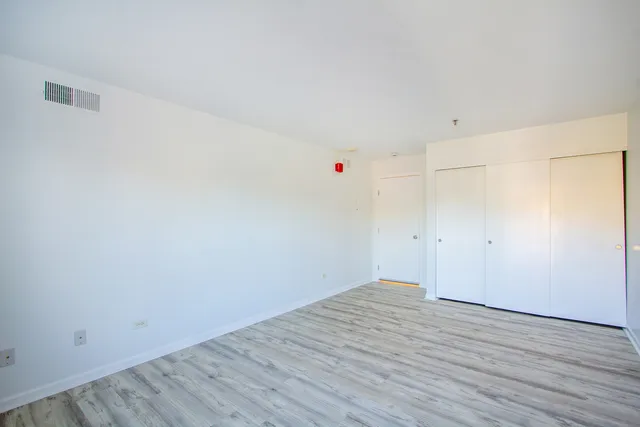 $180,000 | 3265 Kirchoff Road, Unit 223, Rolling Meadows, IL 60008