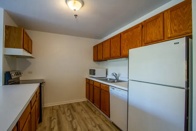 $180,000 | 3265 Kirchoff Road, Unit 223, Rolling Meadows, IL 60008