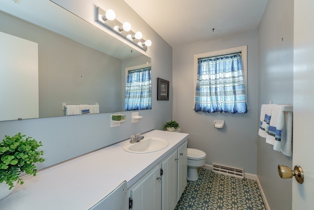 1118 Frank Smith Road Longmeadow, MA 01106 - Photo 12 of 36 Gallery Image 12
