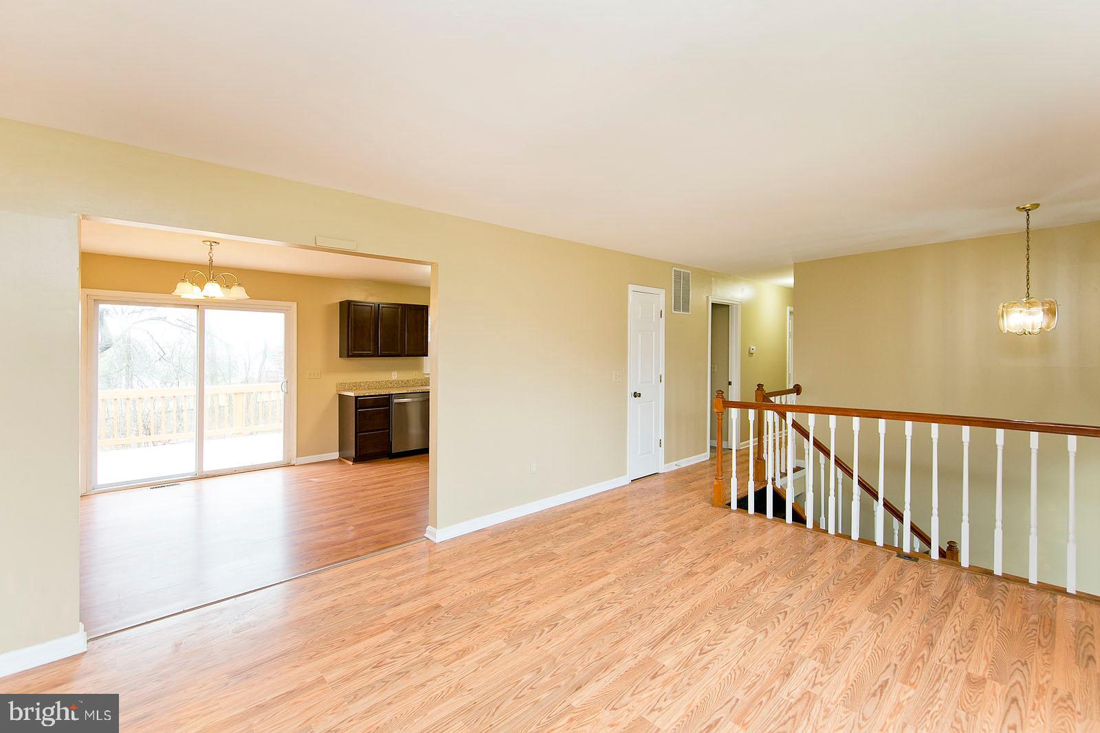 116 Woodrow Road Winchester, VA 22602 - Photo 3 of 42 Living room