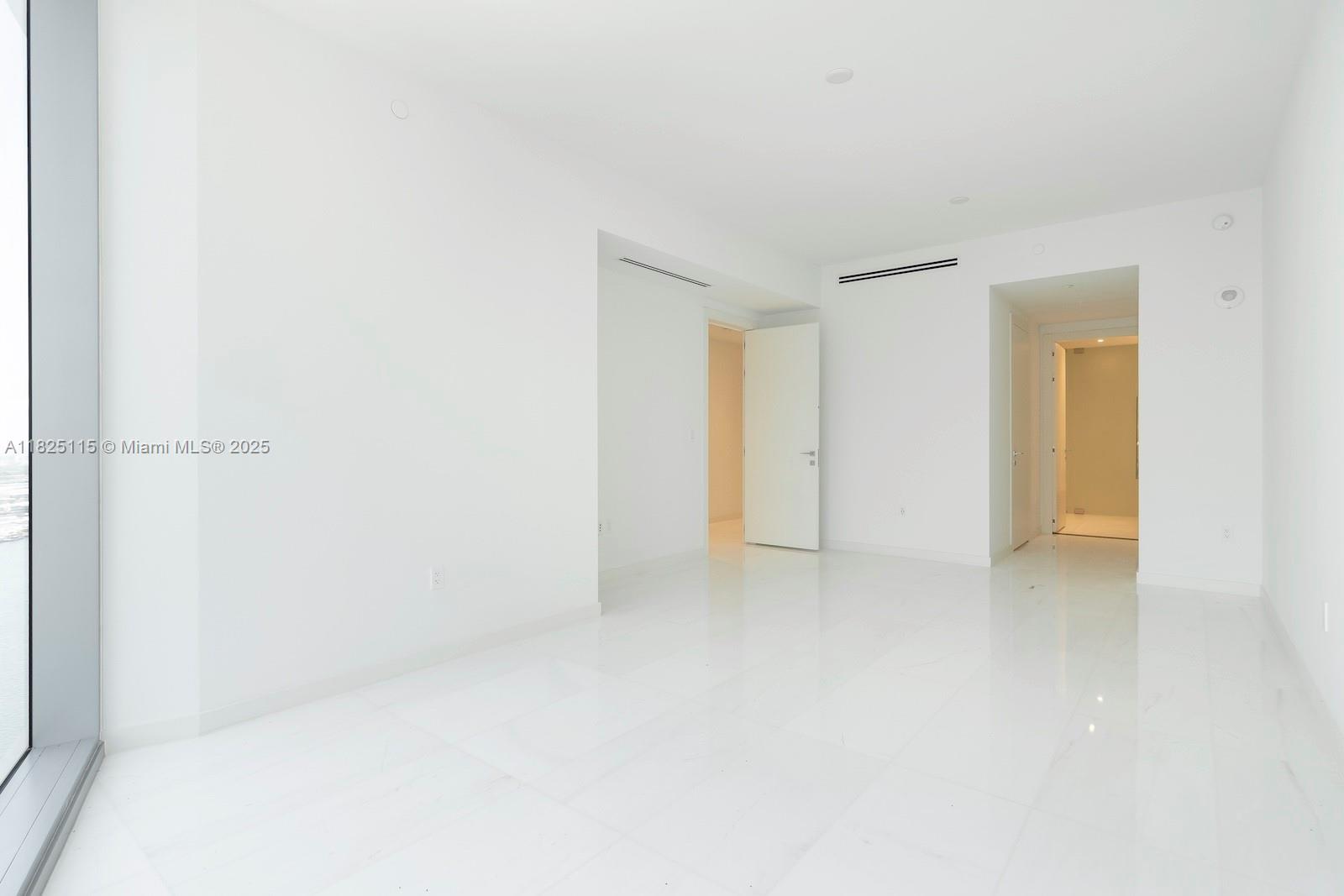 300 Biscayne Blvd Way, Unit 3902 Miami, FL 33131 - Photo 25 of 41 a view of an empty room