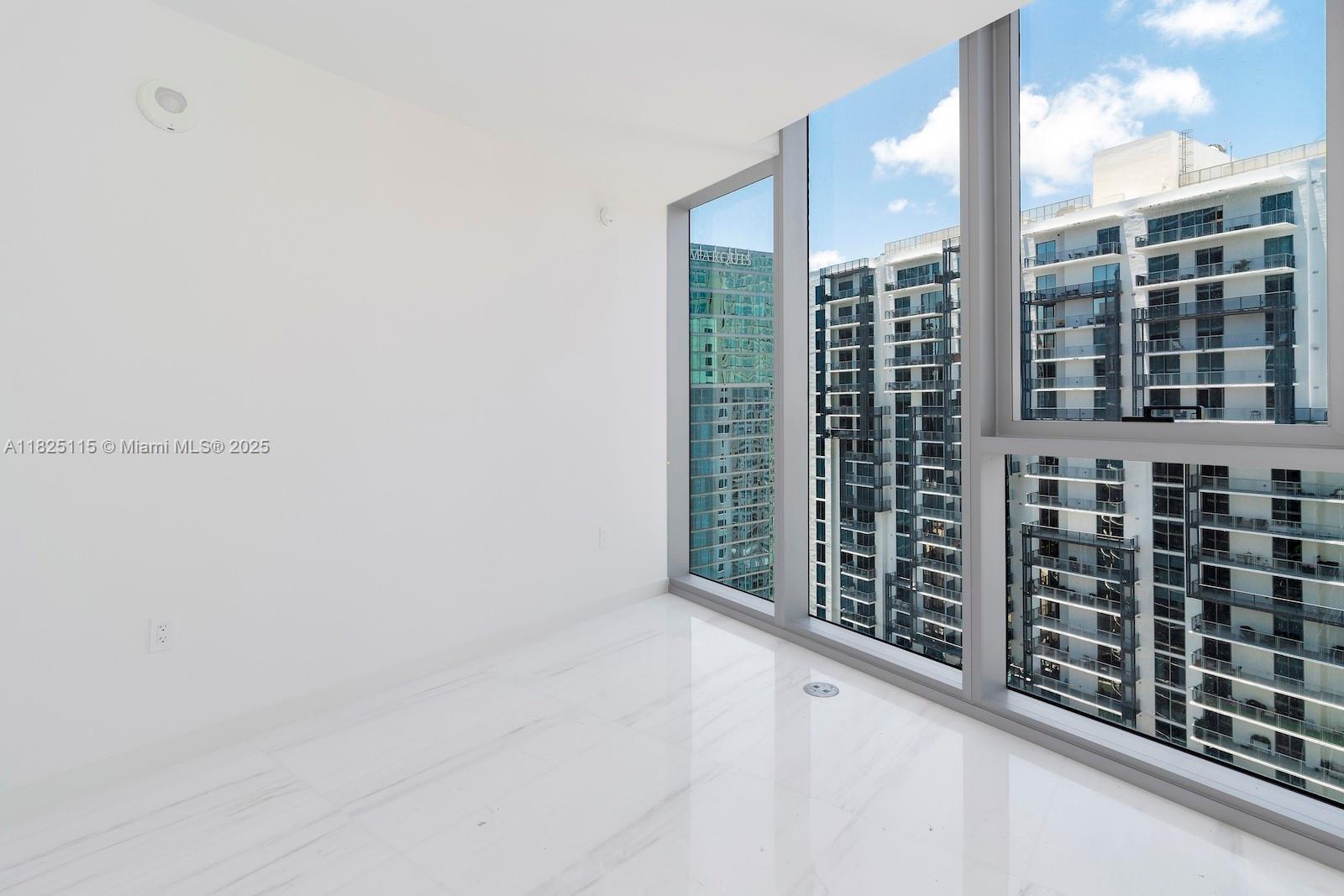 300 Biscayne Blvd Way, Unit 3902 Miami, FL 33131 - Photo 34 of 41 a view of a balcony with city view