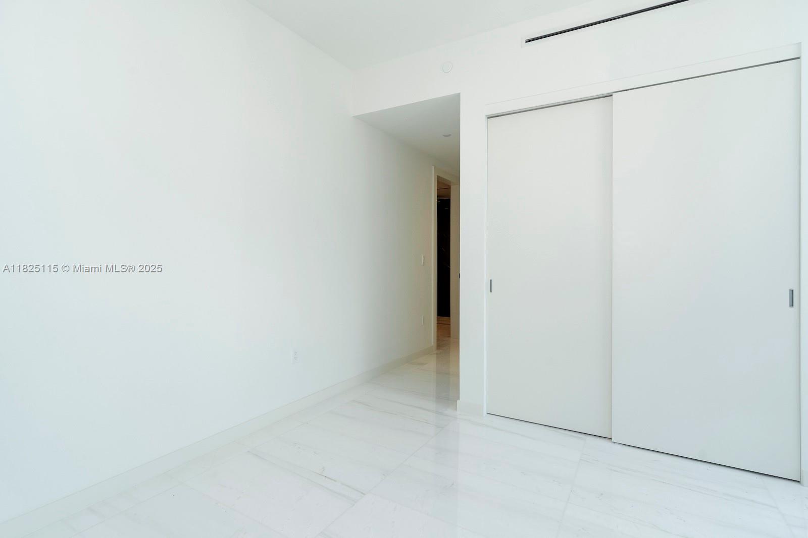 300 Biscayne Blvd Way, Unit 3902 Miami, FL 33131 - Photo 40 of 41 a view of a small space