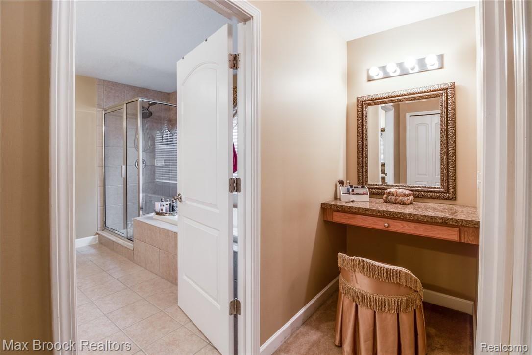 27586 Cromwell Road Novi, MI 48374 - Photo 22 of 44 Interiors 4.jpg