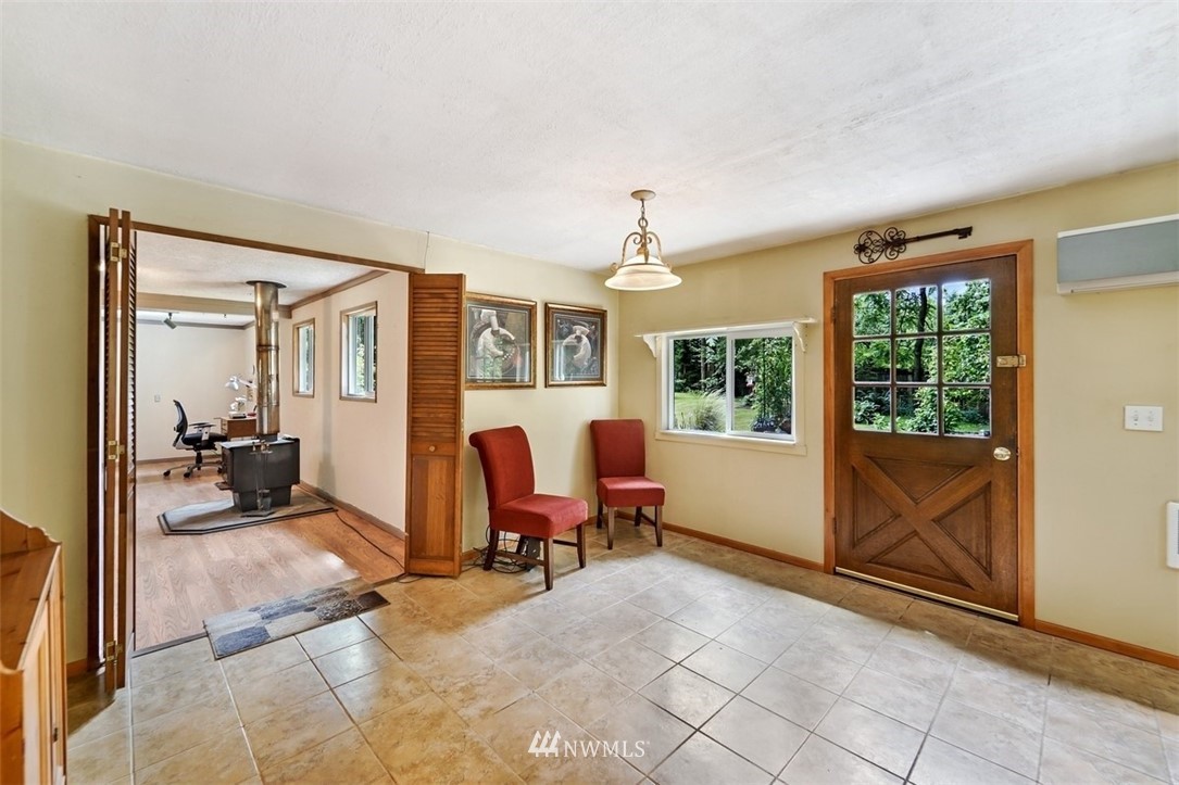 5730 152nd Street Southwest Edmonds, WA 98026 - Photo 5 of 15 Gallery Image 5