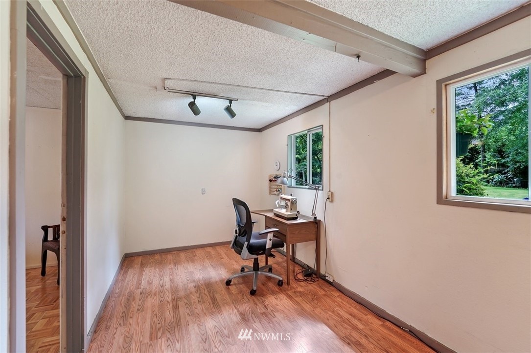 5730 152nd Street Southwest Edmonds, WA 98026 - Photo 7 of 15 Gallery Image 7