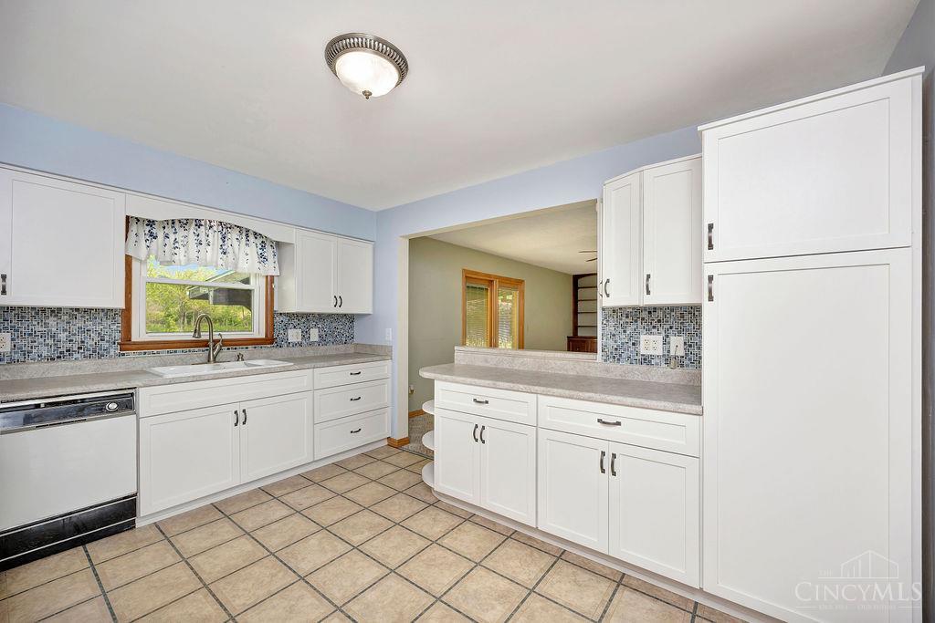 712 West Taylor School Road Hamilton, OH 45013 - Photo 14 of 47
