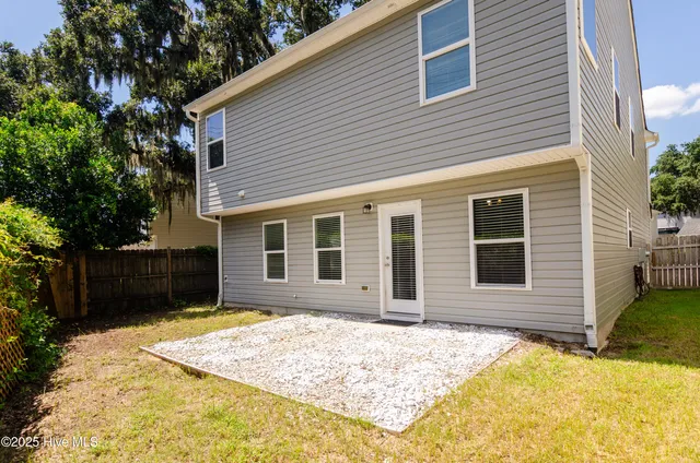 $2,600 | 6516 Rustling Leaves Way, Wilmington, NC 28409