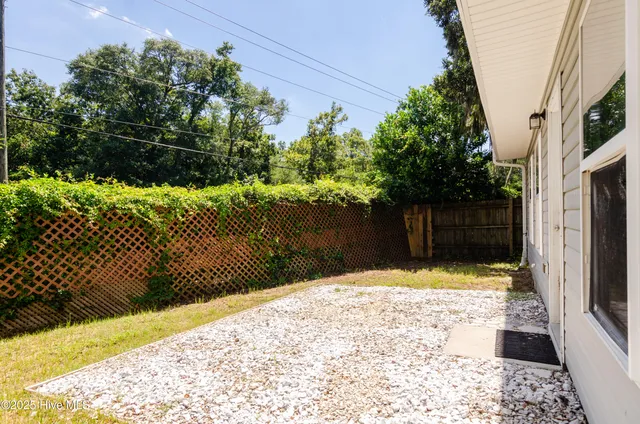 $2,600 | 6516 Rustling Leaves Way, Wilmington, NC 28409