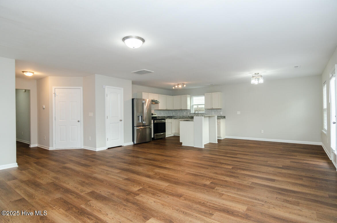 6516 Rustling Leaves Way Wilmington, NC 28409 - Photo 8 of 26 6516 Rustling Leaves Way-17