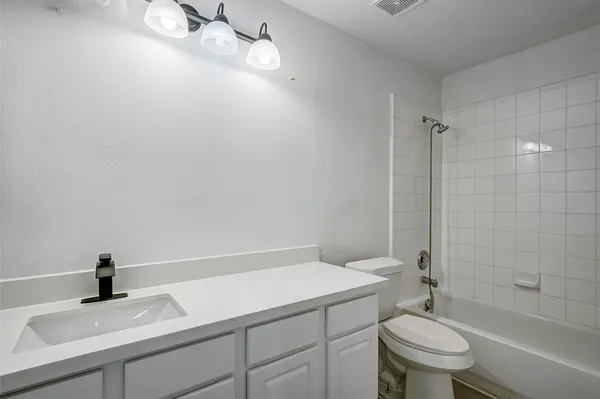 $2,100 | 15806 Land View Drive, Houston, TX 77073